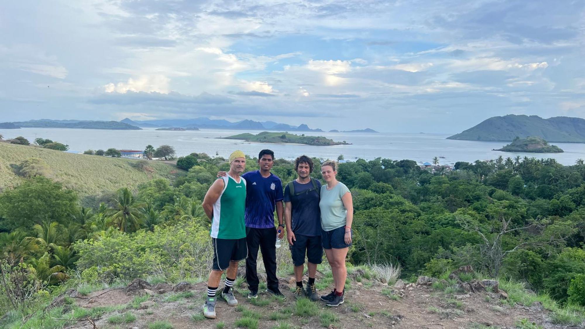 Jhuna Komodo Homestay Экстерьер фото