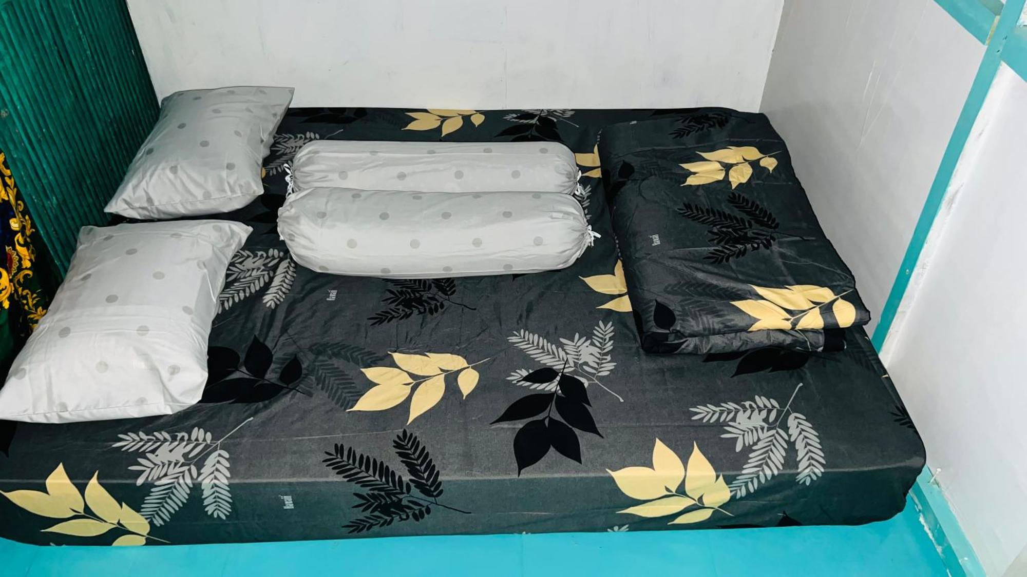 Jhuna Komodo Homestay Экстерьер фото