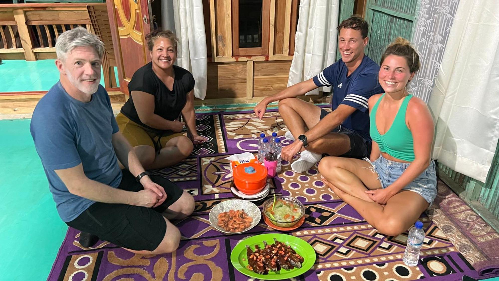 Jhuna Komodo Homestay Экстерьер фото
