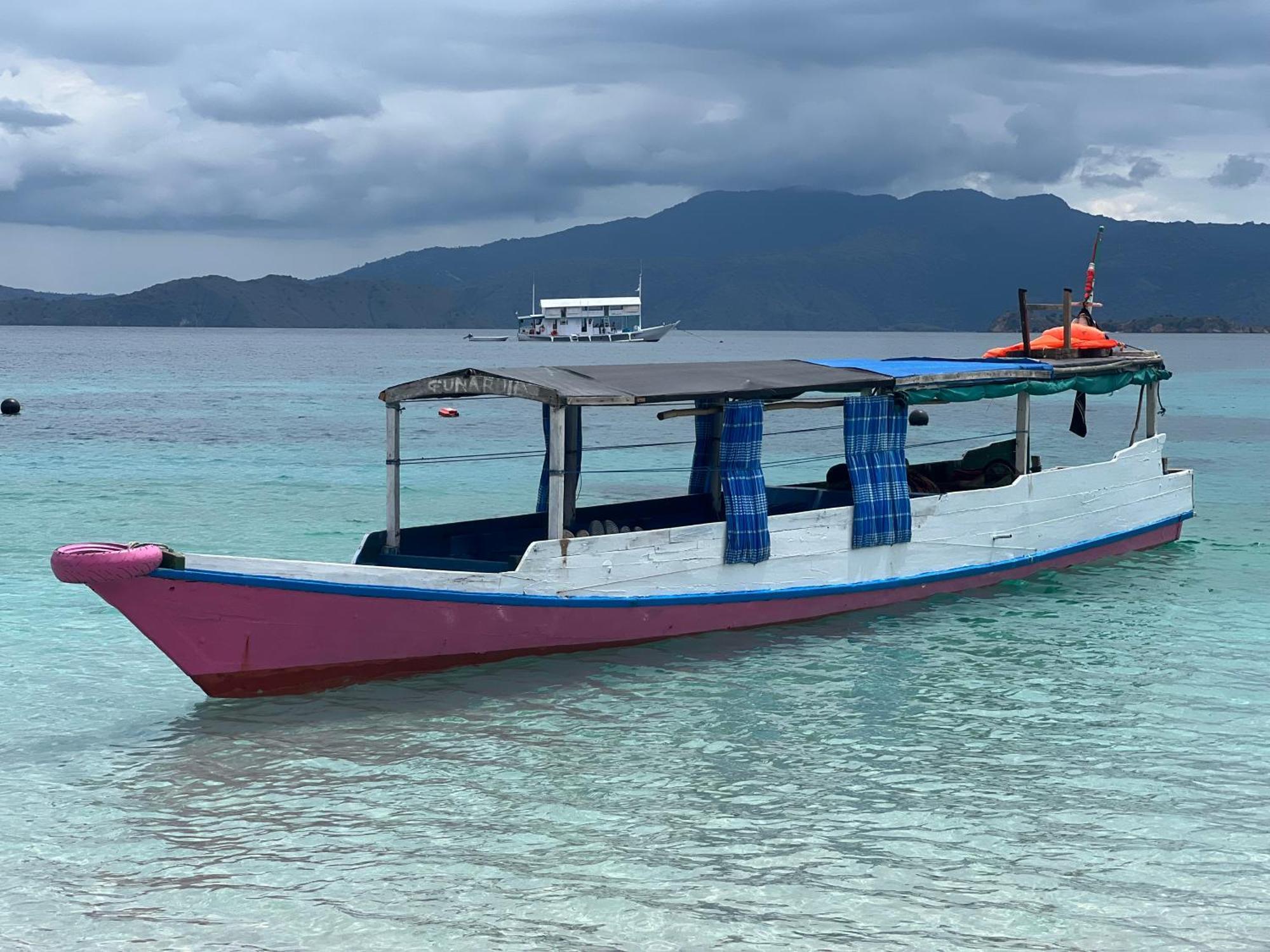 Jhuna Komodo Homestay Экстерьер фото