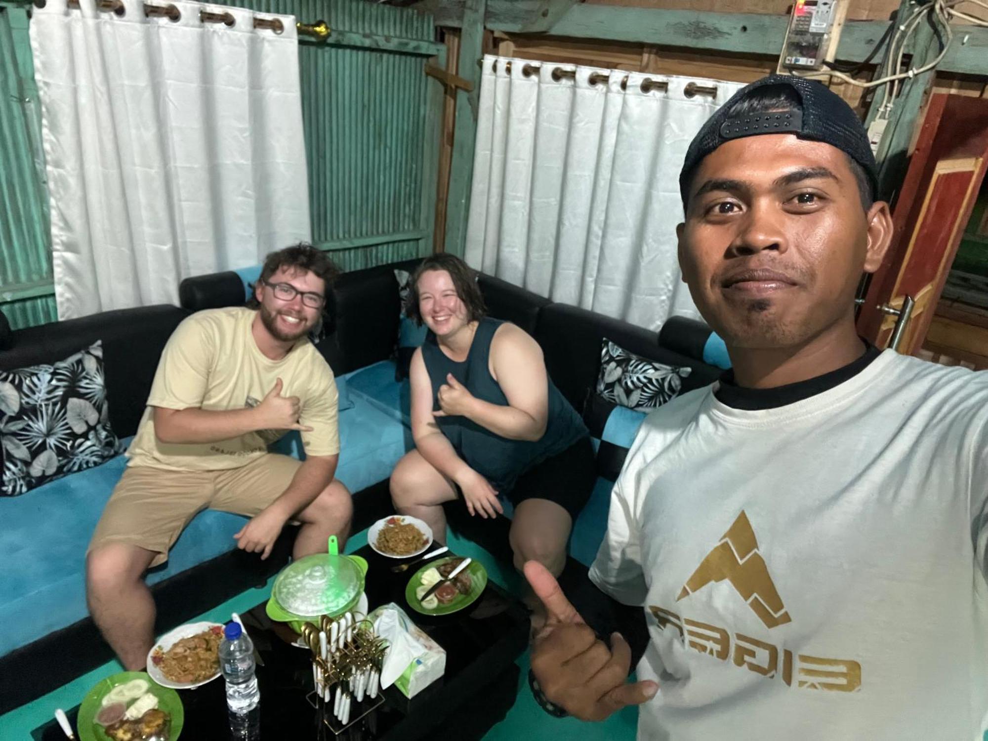 Jhuna Komodo Homestay Экстерьер фото