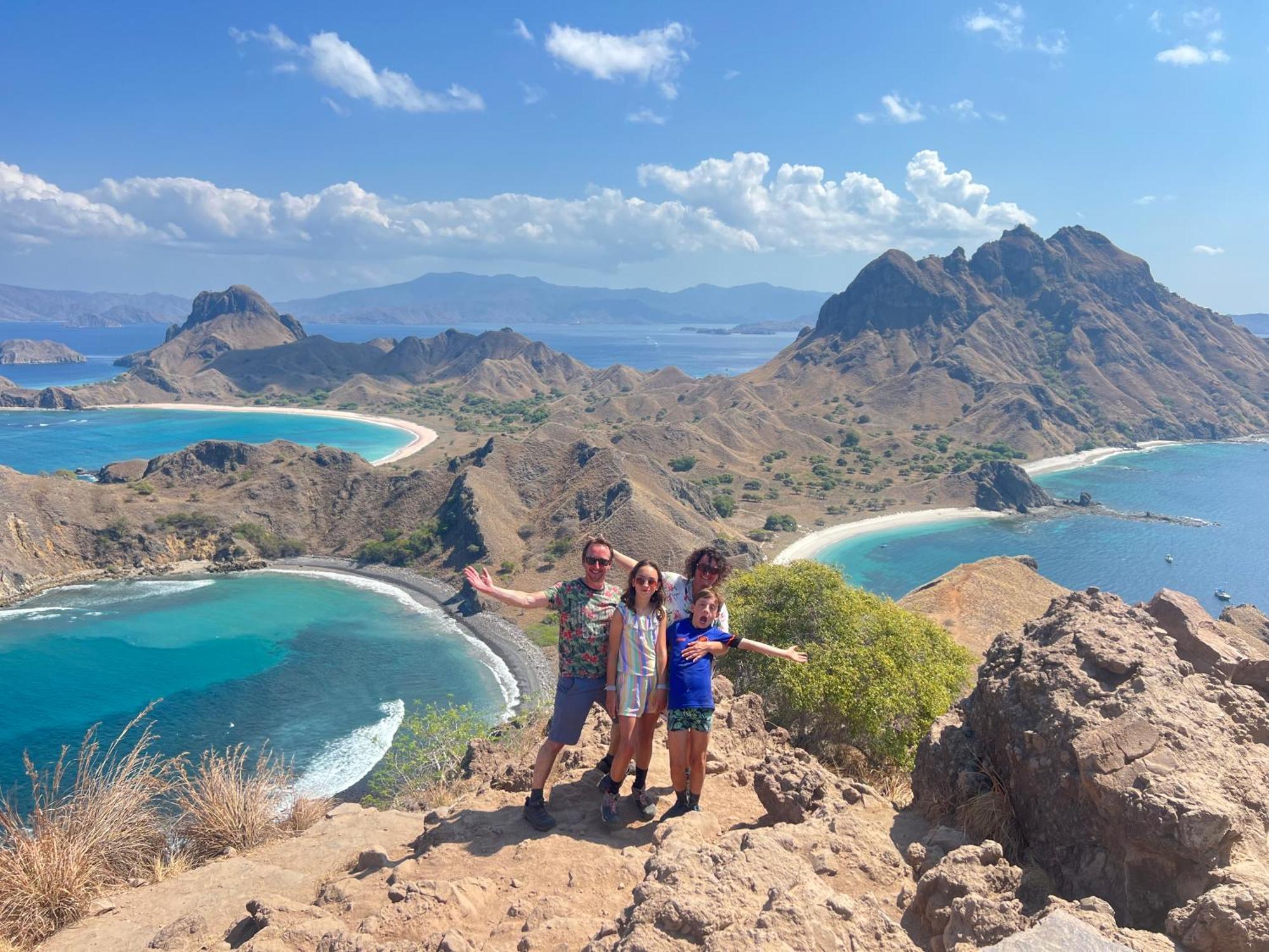 Jhuna Komodo Homestay Экстерьер фото