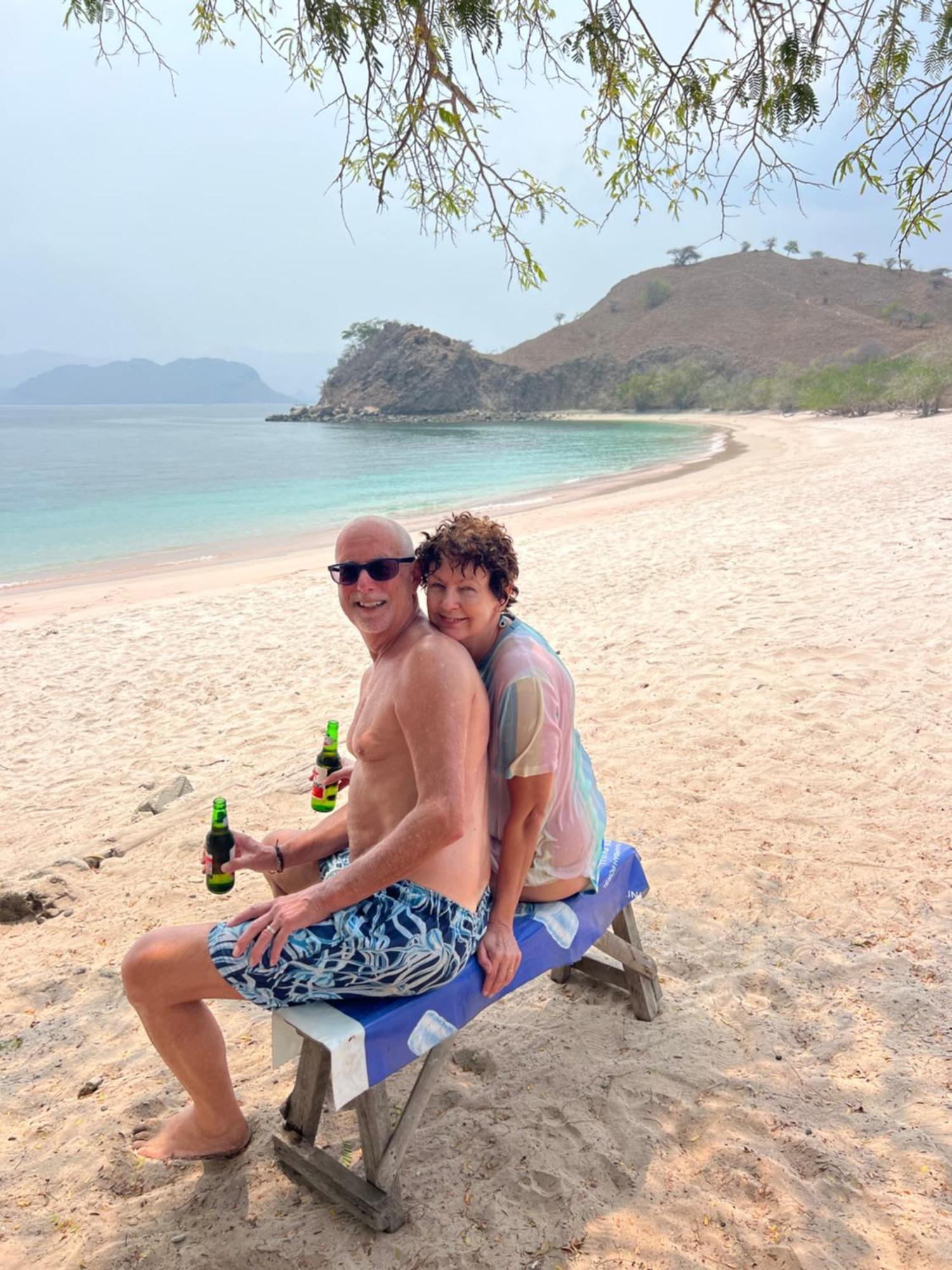 Jhuna Komodo Homestay Экстерьер фото